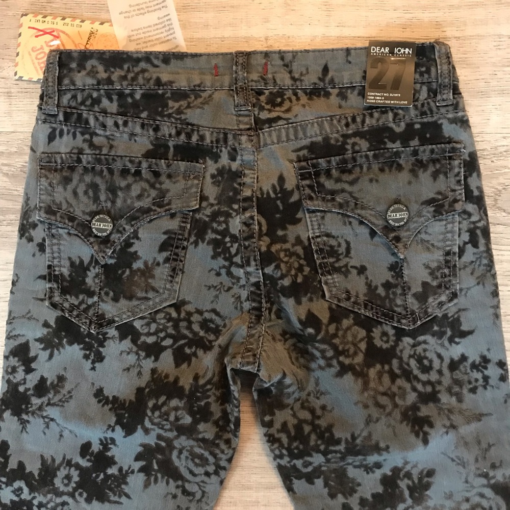 NWT black on gray velour floral detail skinnies. - Picture 7 of 7